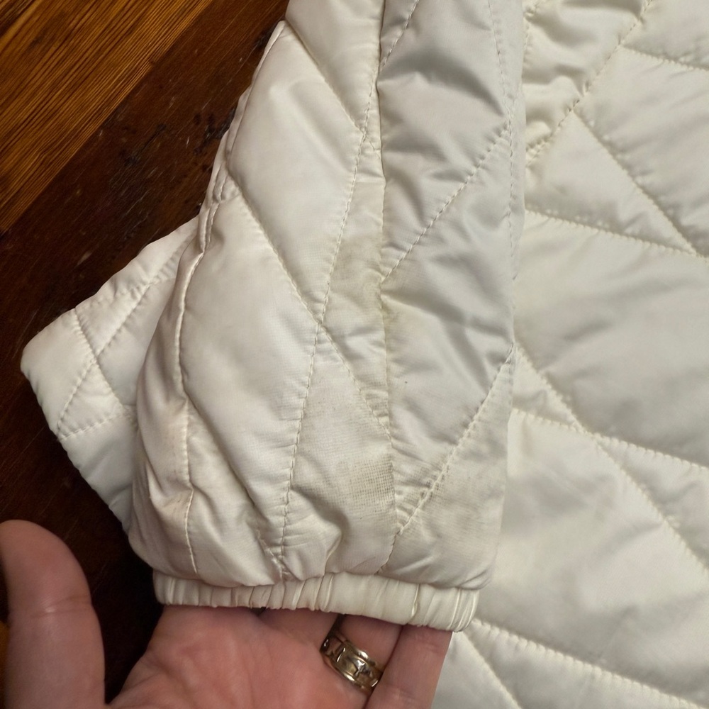 Patagonia Women's White Quilted Puffer Jacket - Picture 7 of 9